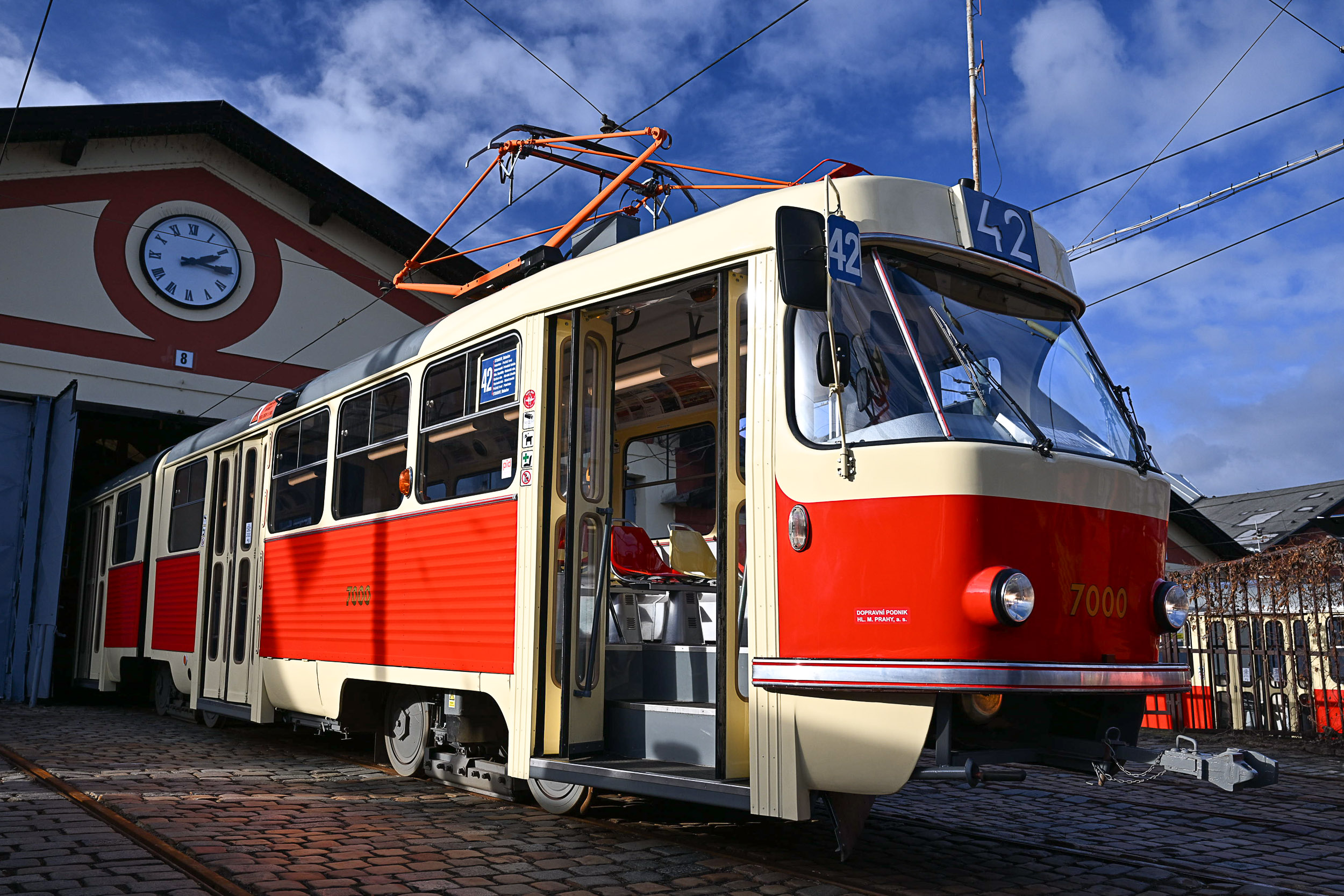 Tramvaj Tatra K2