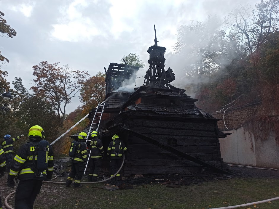 Požár kostela svatého Michaela v zahradě Kinských