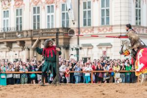 karel_iv_den_2_98
