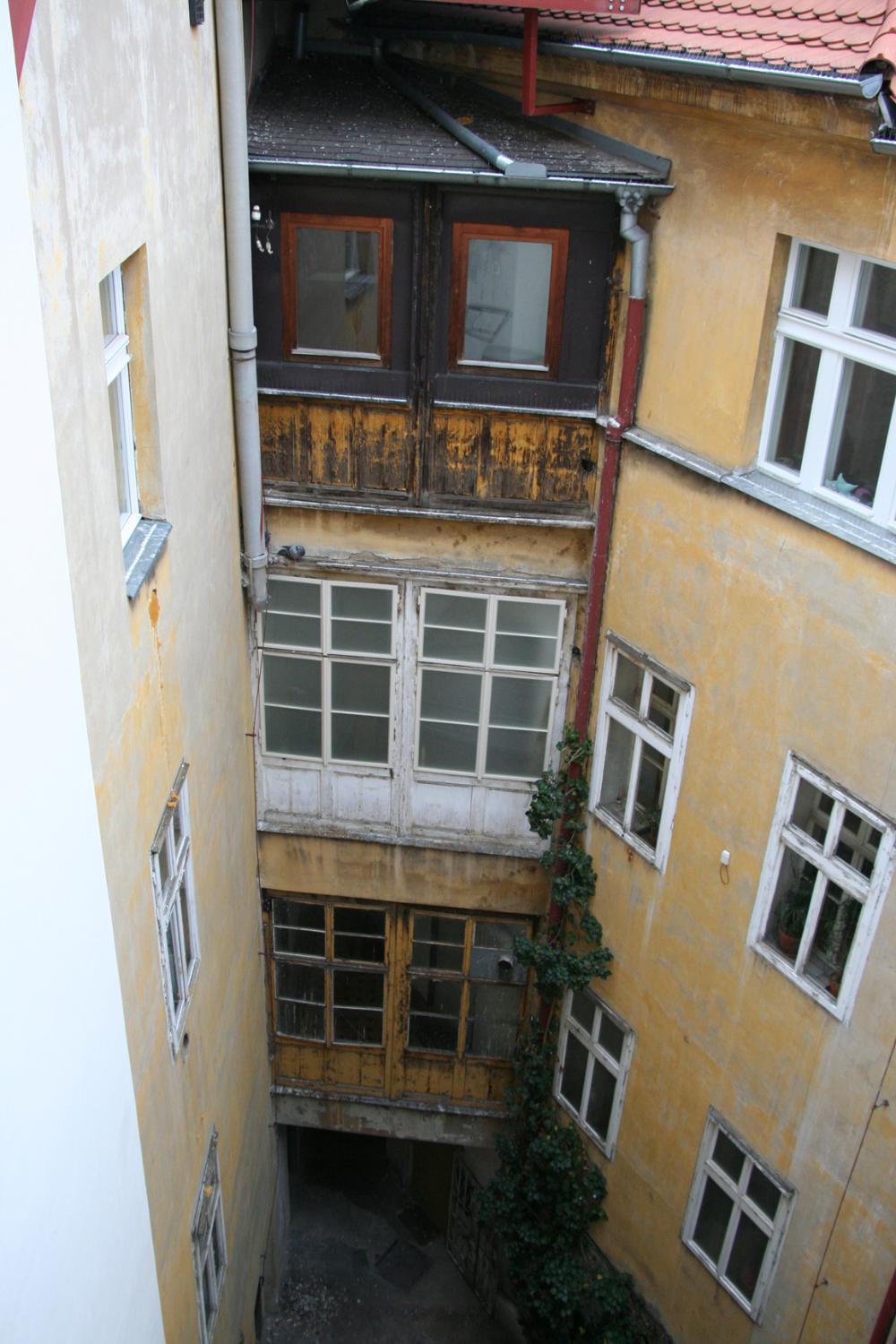 dukel_hrdinu_15_pred_04