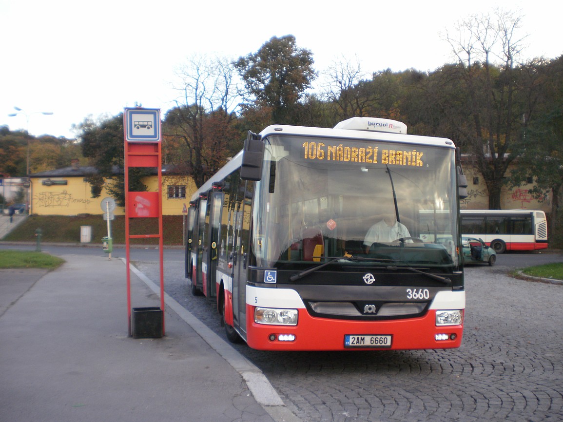 Ilustrační foto - autobus na lince 106