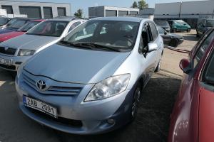 70_24_toyota_auris_2ab_2091