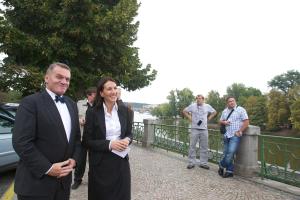 1139231_2011-09-22 - Odhalení dvou zrekonstruovaných mýtných domků na mostě Legií