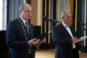 Prijeti_clenu_Spolkoveho_snemu_SRN_a_Senatu_Parlamentu_CR_02