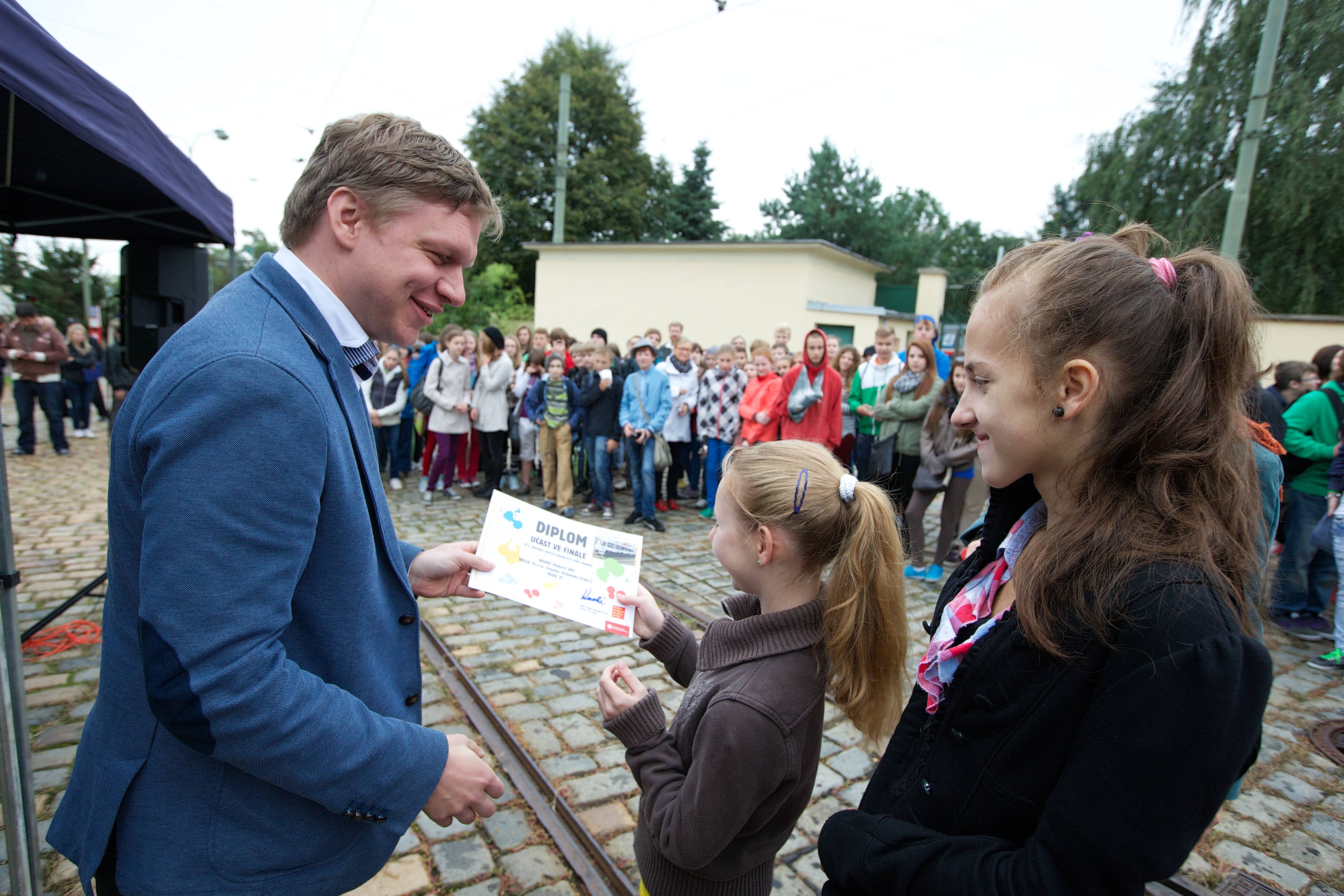 Dnes byli oceněni vítězové soutěže „Namalujte svou tramvaj“