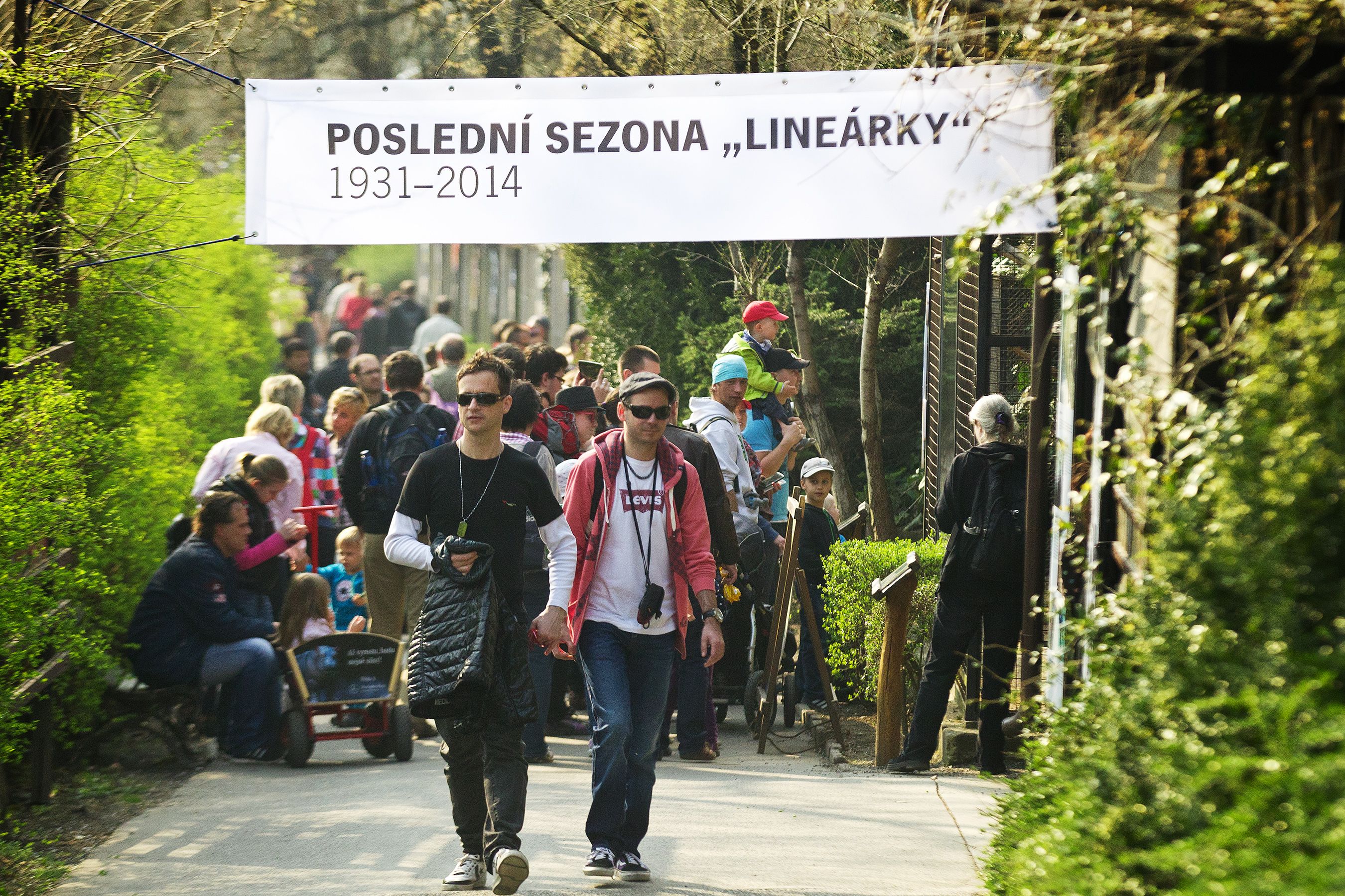 Proběhlo i loučení s tzv. Lineárkou – řadou voliér, které v budoucnu nahradí Pavilon pro exotické ptáky (foto: Tomáš Adamec, Zoo Praha)