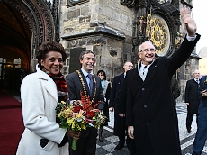 Primátor hl. m. Prahy Pavel Bém dnes slavnostně přijal v prostorách Brožíkova sálu Staroměstské radnice generální guvernérku Kanady Michaëlle Jean, kterou doprovodil její manžel Jean-Daniel Lafond.